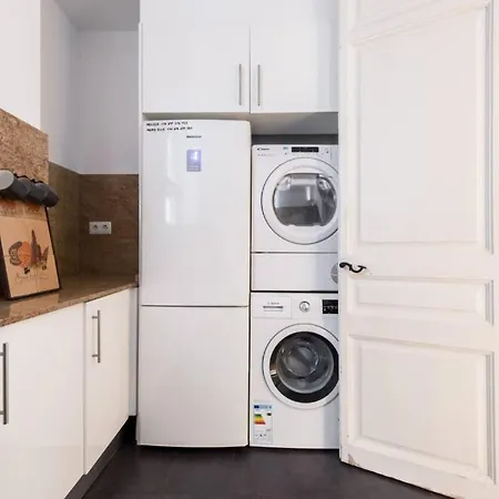 Apartment Beautiful & Central Flat Near Sagrada Familia Barcelona
