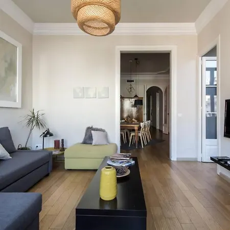 Beautiful & Central Flat Near Sagrada Familia *